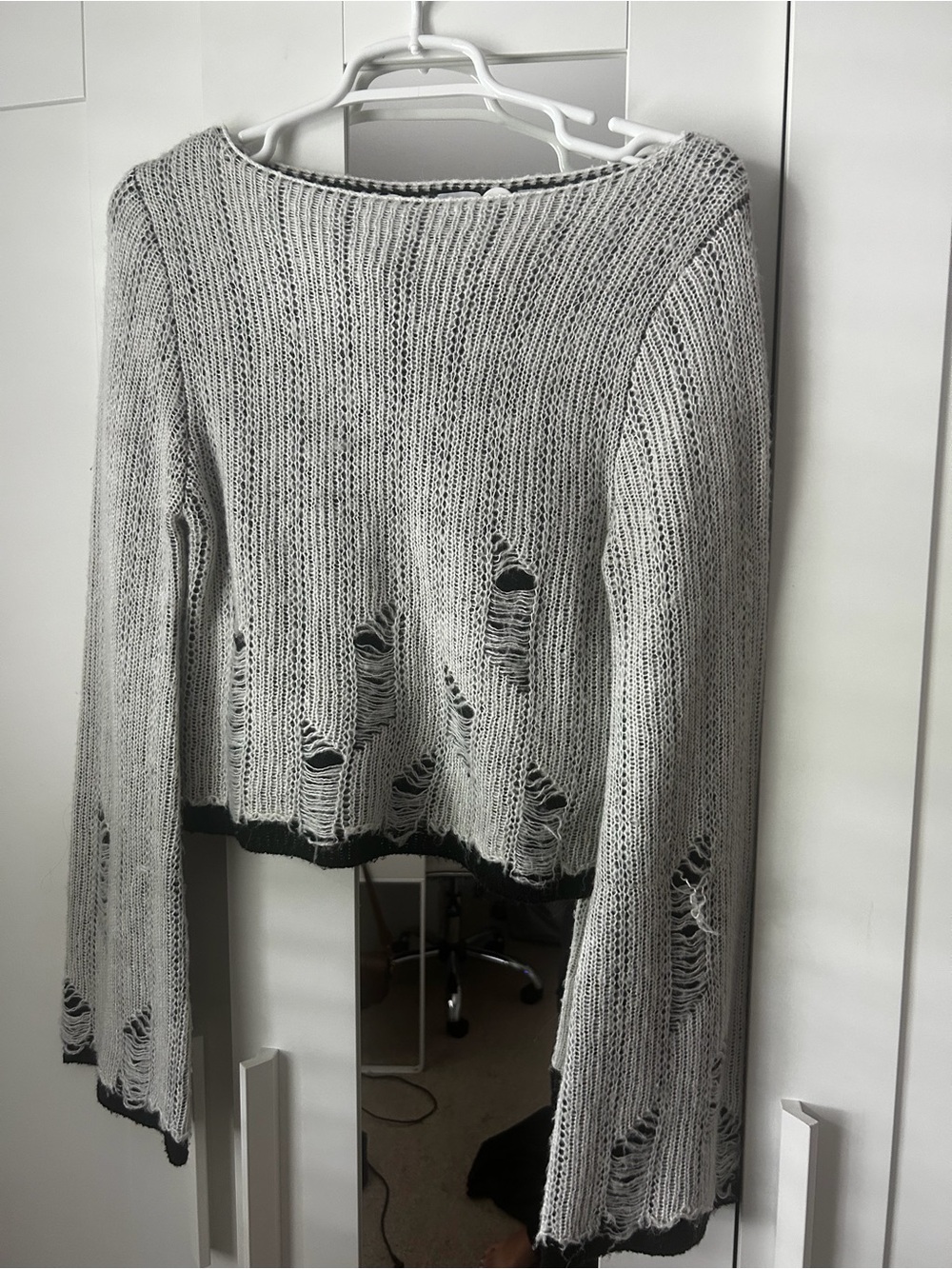 Distressed Lightweight Women's Gray Cropped Sweater